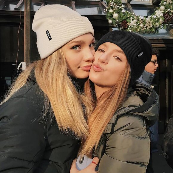 🆕 Women Cream Knit Beanie Hat Acrylic Winter Soft Wearing Warm Unisex Cuffed - Picture 4 of 8